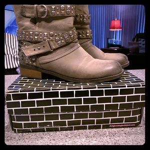 Dirty Laundry Woman’s Size 11 Boot